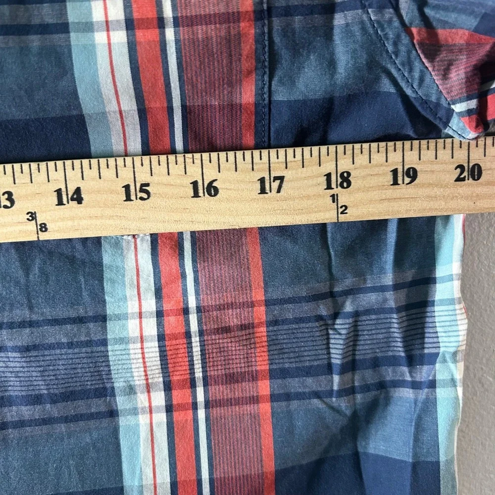 The North Face Plaid Short Sleeve‎ Button Up Shirt Men's Size Medium